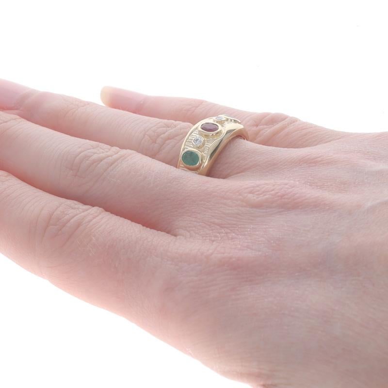 Gelbgold Saphir Rubin Smaragd Diamant Dreistein-Ring 14k Oval .57ctw Ring im Zustand „Hervorragend“ in Greensboro, NC