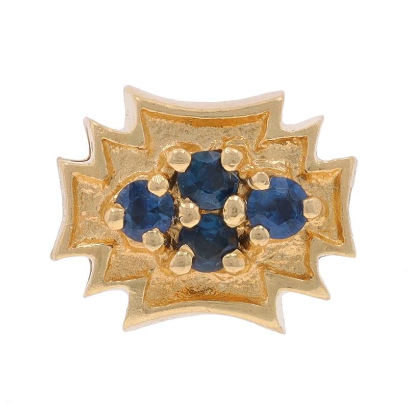 Époque : Vintage

Contenu du métal : Or jaune 14k

Informations sur les pierres
Saphirs naturels
Traitement : Chauffage
Coupe : Ronde
Couleur : Bleu

Style : Breloque à glissière

Mesures
Haut : 7/16