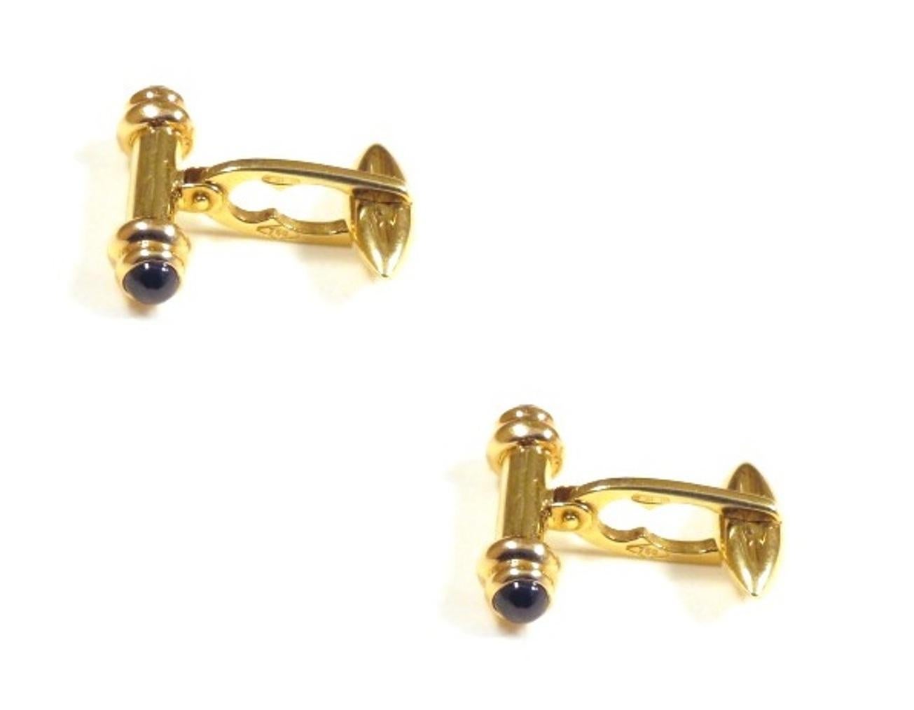 18 k yellow gold cufflinks with sapphires.
the size are 22 X 6 millimeters / 0,866142 X 0,23622 inches.
It  is stamped with the Italian Mark 750 - 716MI
Ready for delivery. It can be shipped with express delivery on