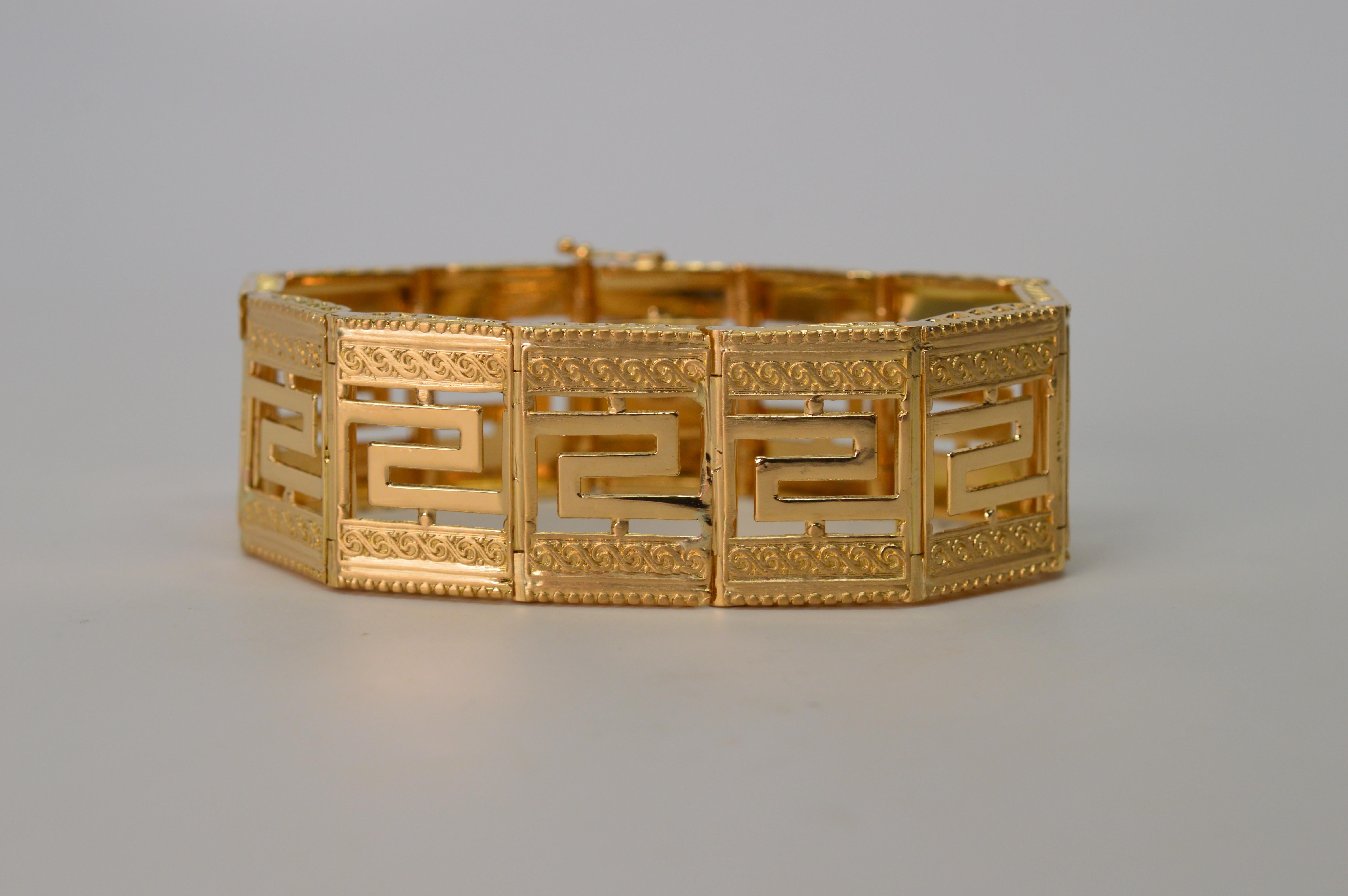 Women's Geometric 18 Karat Yellow Gold Tile Link Bracelet For Sale