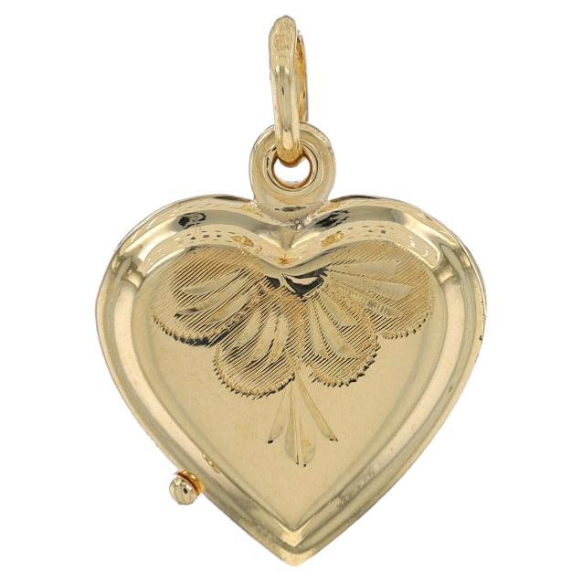 Yellow Gold Scallop Lace Heart Locket Pendant - 14k Love Two Frames For Sale