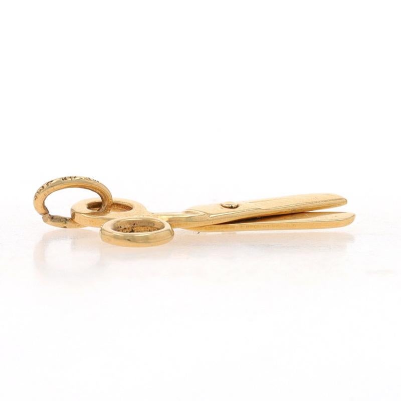 Yellow Gold Scissors Charm - 14k Office School Supplies Arts & Crafts Moves In Excellent Condition For Sale In Greensboro, NC