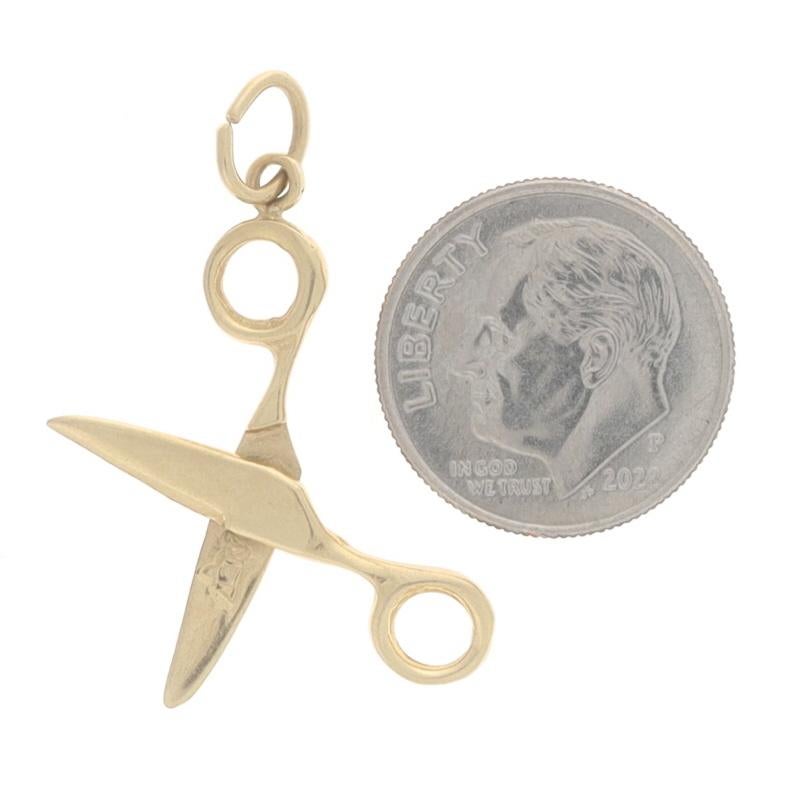 Yellow Gold Scissors Charm - 14k School Arts & Crafts Office Supplies Moves In Excellent Condition For Sale In Greensboro, NC