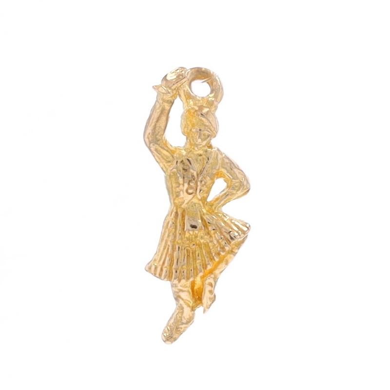 Contenu du métal : Or jaune 9k

Thème : Danseuse écossaise des Highlands

Mesures

Haut : 25/32