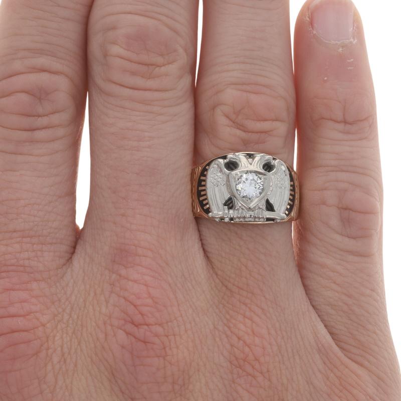 Bague en or jaune Scottish Rite 32nd Degree - 10k Dia .55ct SZ 10 1/4 Masonic Excellent état - En vente à Greensboro, NC