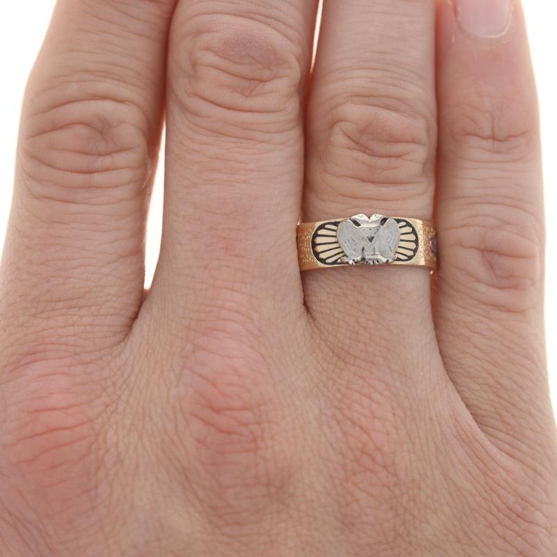 Yellow Gold Scottish Rite Men's 32nd Degree Ring - 14k Enamel Masonic Symbols In Excellent Condition For Sale In Greensboro, NC