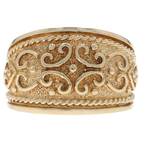 Gelbgold Scrollwork Statement Band - 10k Tapered Ring im Angebot