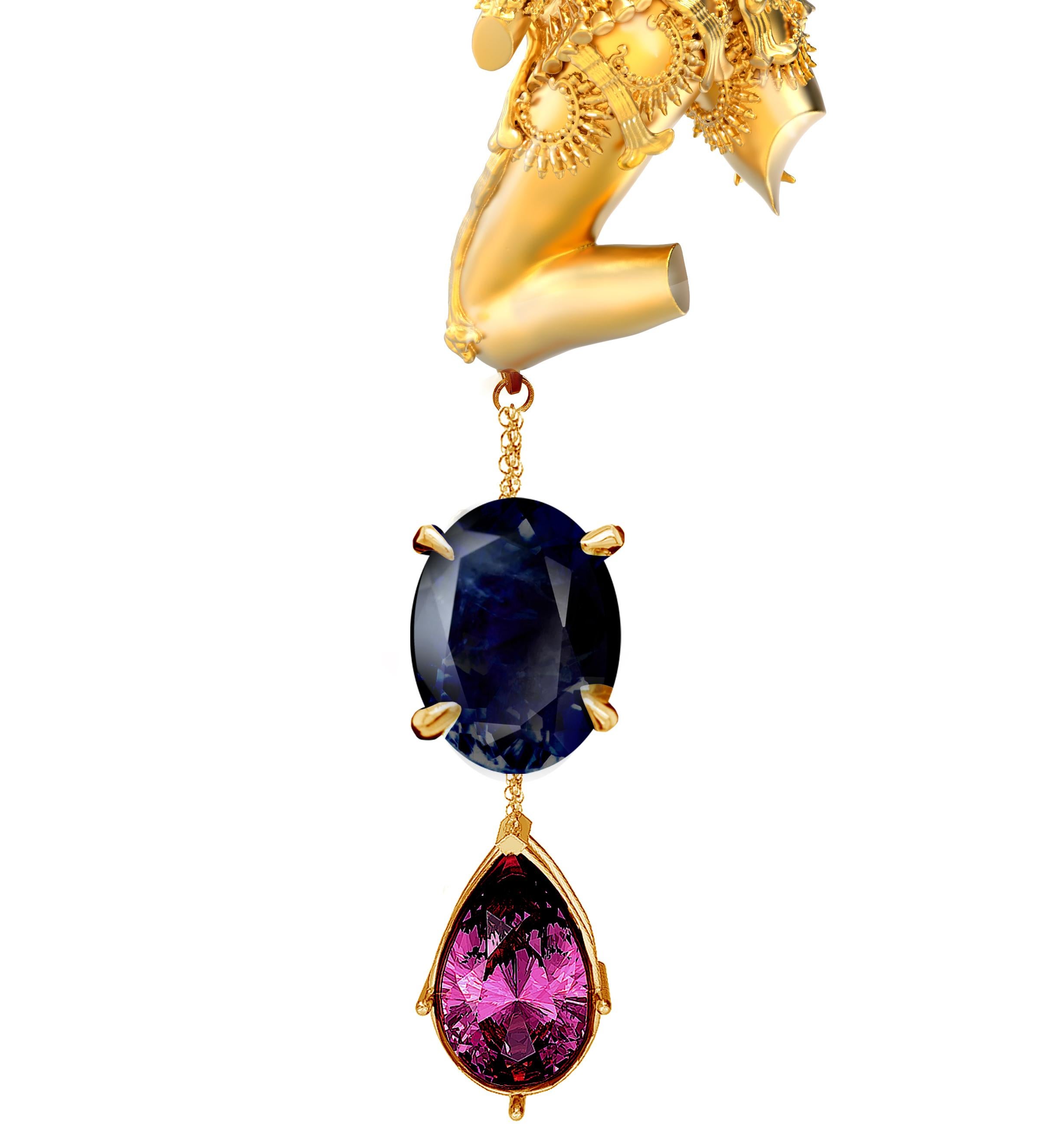 Yellow Gold Sculptural Pendant Necklace with Blue Sapphire and Malaya Garnet In New Condition For Sale In Berlin, DE