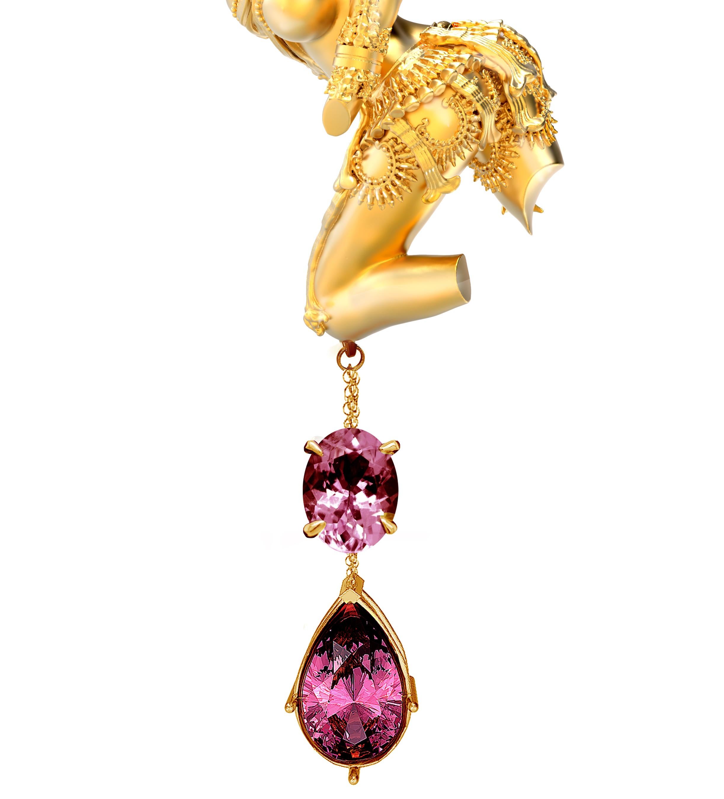 Yellow Gold Sculptural Pendant Necklace with Sapphire and Malaya Garnet In New Condition For Sale In Berlin, DE