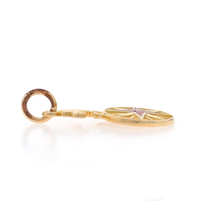 Yellow Gold Sea Pines Charm - 14k Hilton Head, South Carolina im Zustand „Hervorragend“ im Angebot in Greensboro, NC