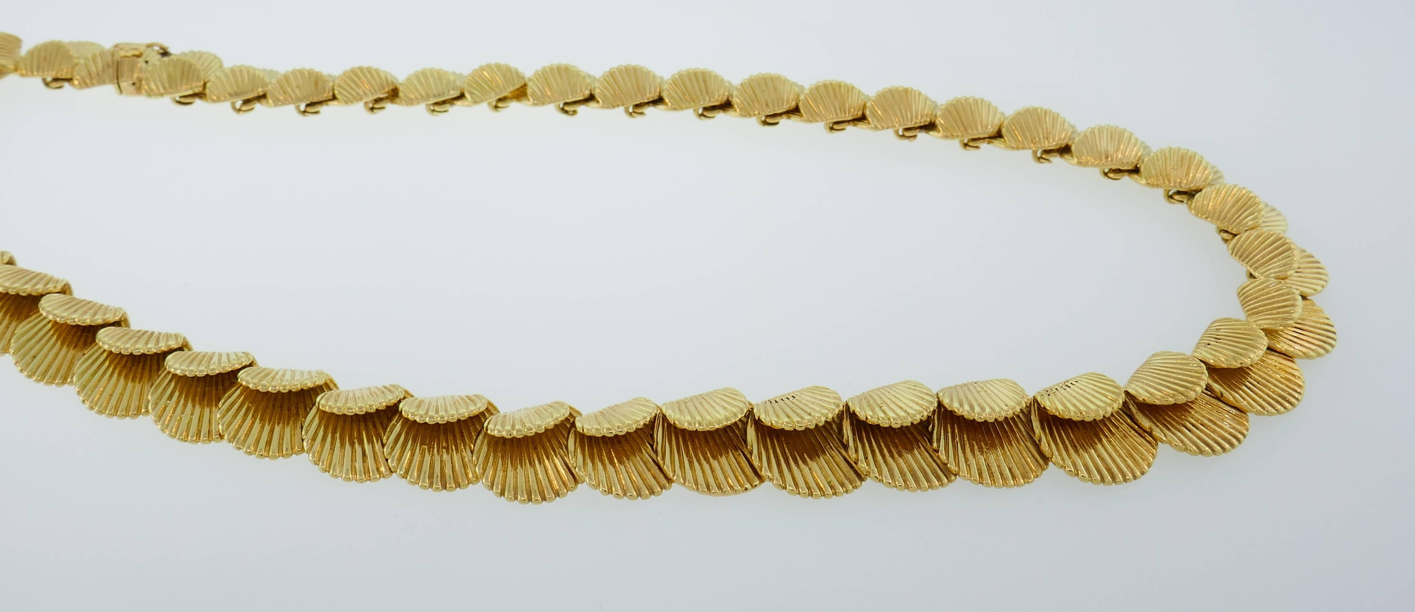 seashell gold necklace