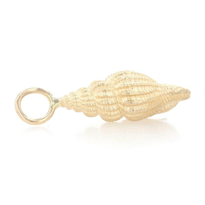 Metal Content: 14k Yellow Gold

Theme: Seashell, Ocean, Beach
Features: Smooth & Textured Finishes

Measurements
Tall (from stationary bail): 31/32