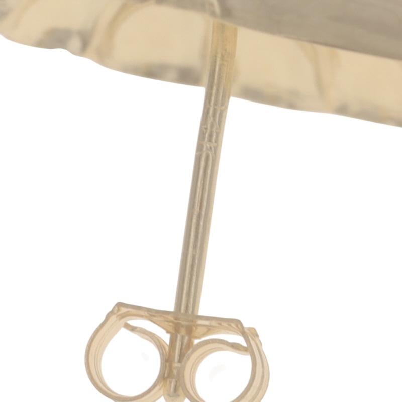 Boucles d'oreilles coquillages en or jaune 14k éventail percé en vente 1