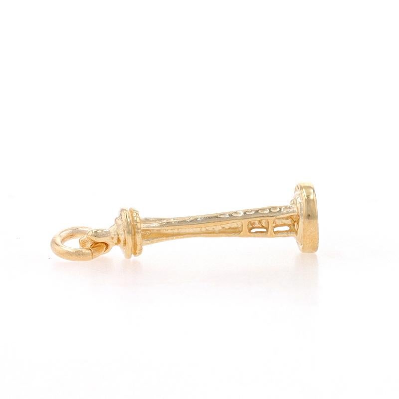 Yellow Gold Seattle Space Needle Charm - 14k Washington Travel Souvenir In Excellent Condition In Greensboro, NC