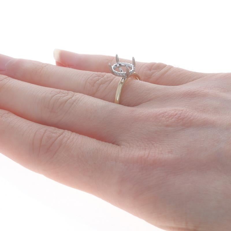 Bague de fiançailles Hidden Halo en or jaune - 14k Diamants ovales ~8x6mm Pour femmes en vente