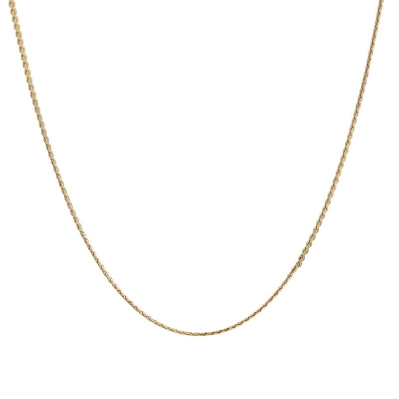Contenu du métal : Or jaune 14k

Style de chaîne : Serpentine
Style du collier : Chaîne
Type de fermeture : Fermoir à anneau à ressort

Mesures

Longueur : 17 1/2