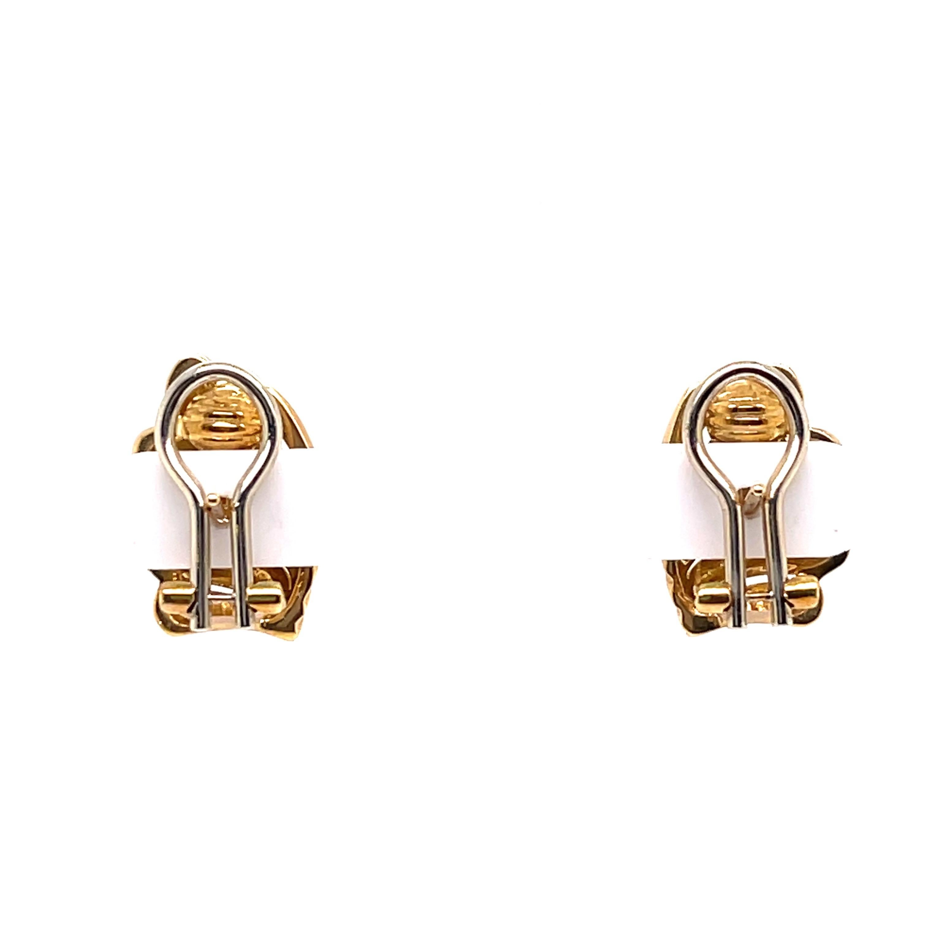 Women's or Men's Yellow Gold Shell Earring For Sale