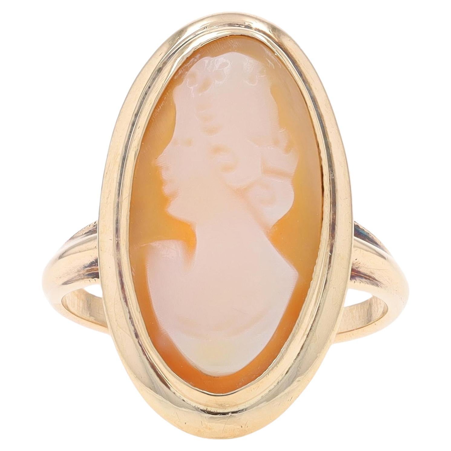 Yellow Gold Shell Vintage Cocktail Solitaire Ring - 10k Carved Cameo Silhouette For Sale