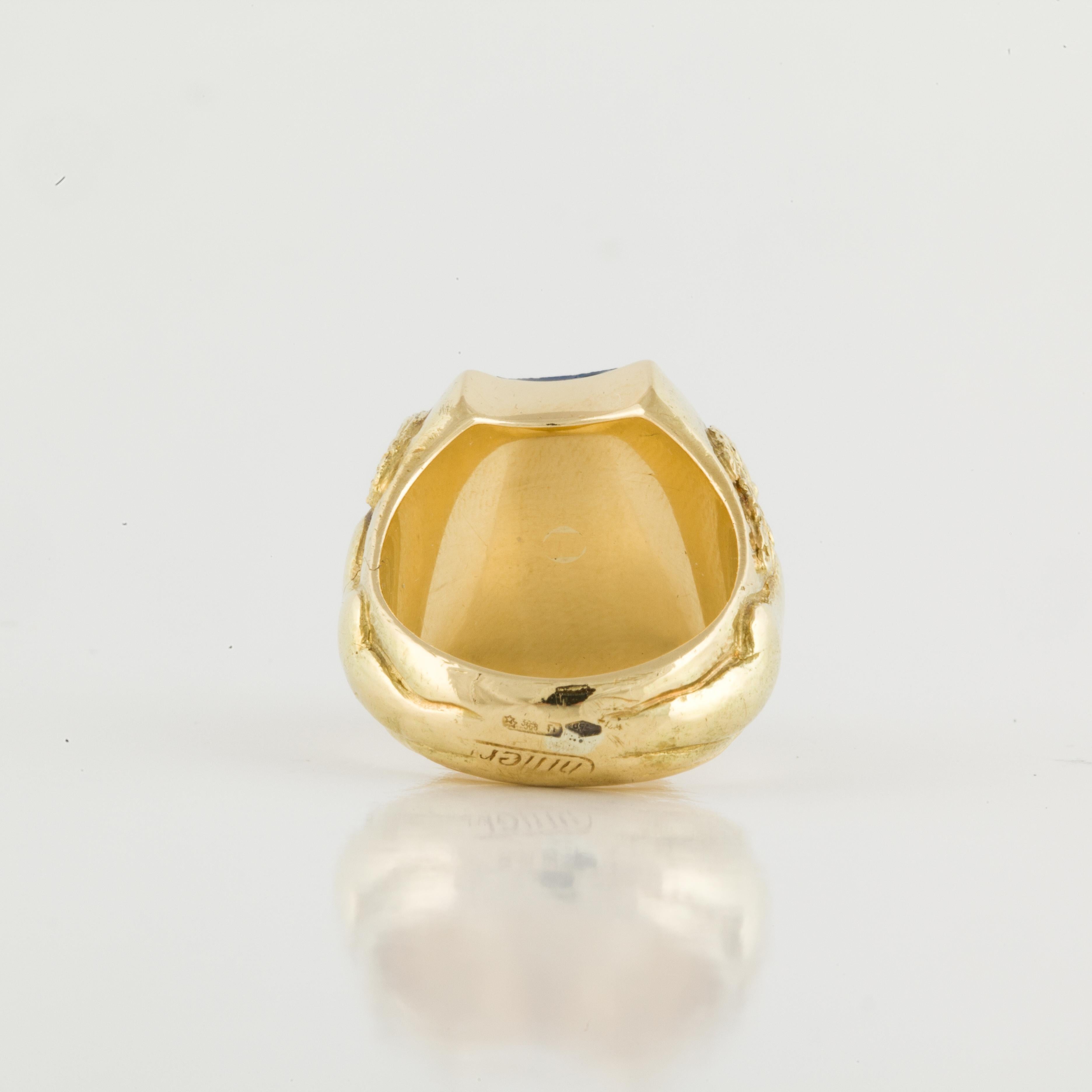 Art Nouveau 18K Gold Shield Shaped Lapis Ring For Sale