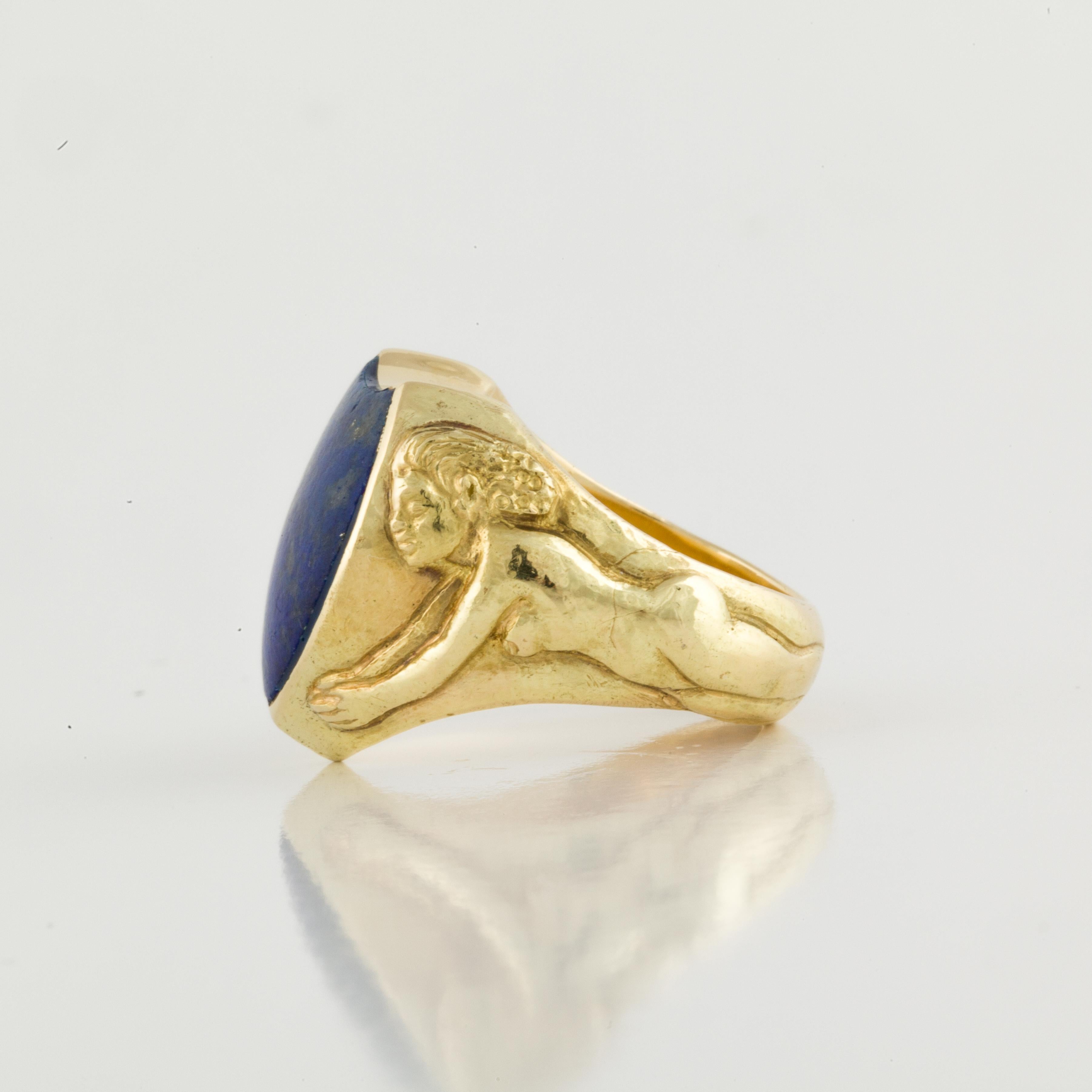 Mixed Cut 18K Gold Shield Shaped Lapis Ring For Sale