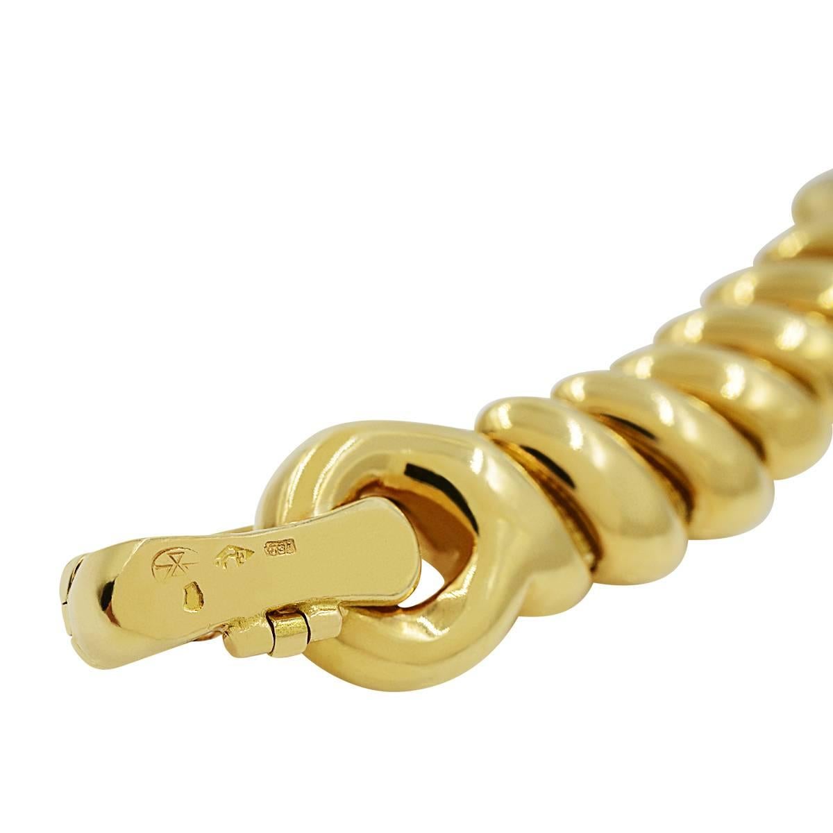 Yellow Gold Shiny Heavy Chain Link Necklace In Good Condition In New York, NY