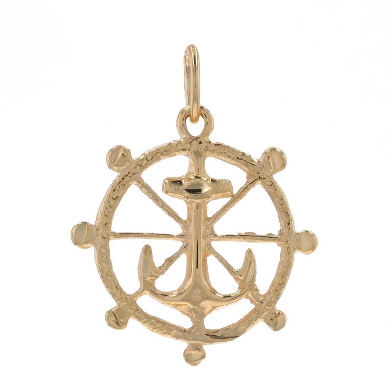 Contenu du métal : Or jaune 14k

Thème : Ancre de bateau et gouvernail, roue de navigation nautique
Caractéristiques : Décor gravé et texturé

Mesures

Hauteur (à partir de l'attache fixe) : 27/32