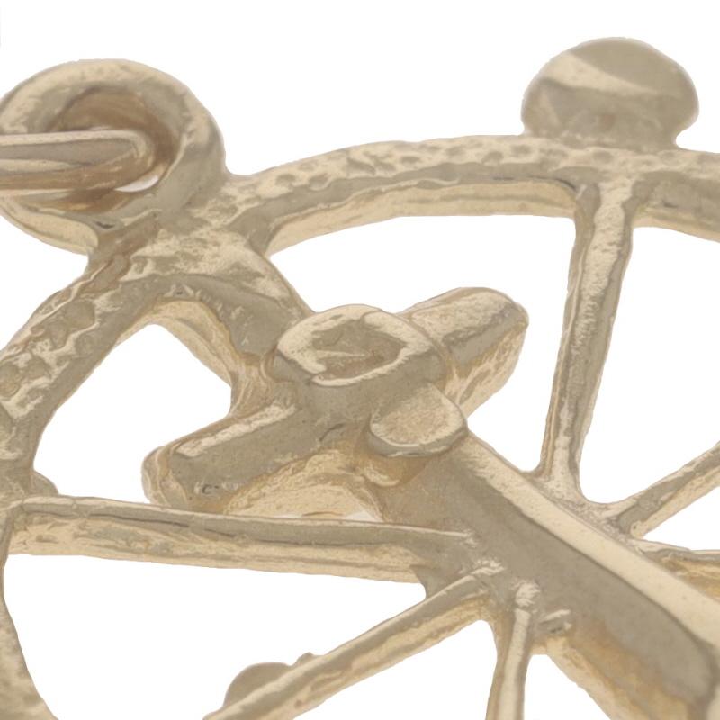 Pendentif d'ancre et de casque de bateau en or jaune 14 carats en vente 1