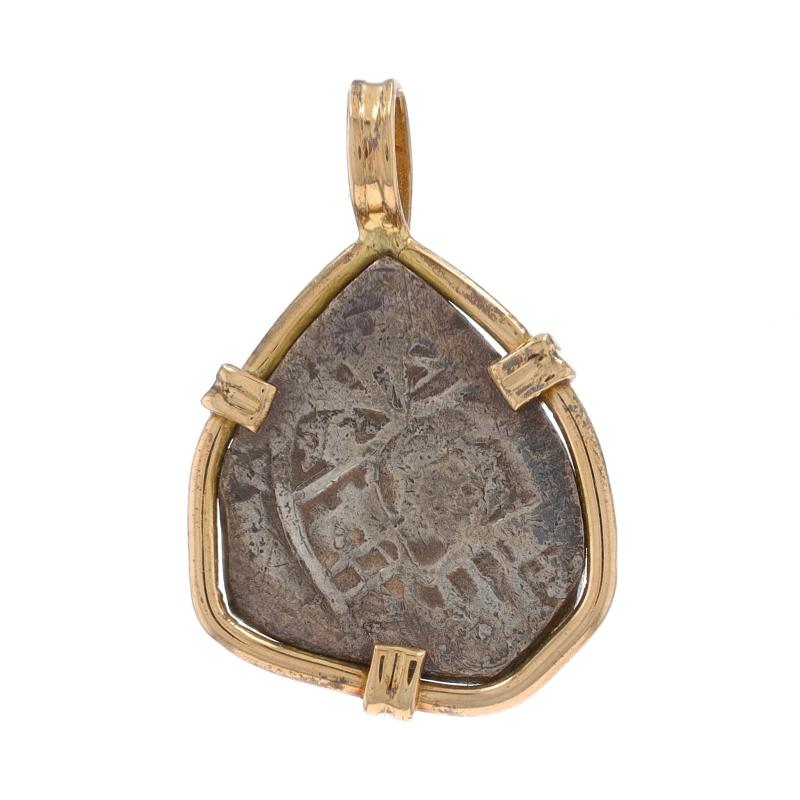 Metal Content: 14k Yellow Gold & Silver

Measurements
Tall (from stationary bail): 1 1/8