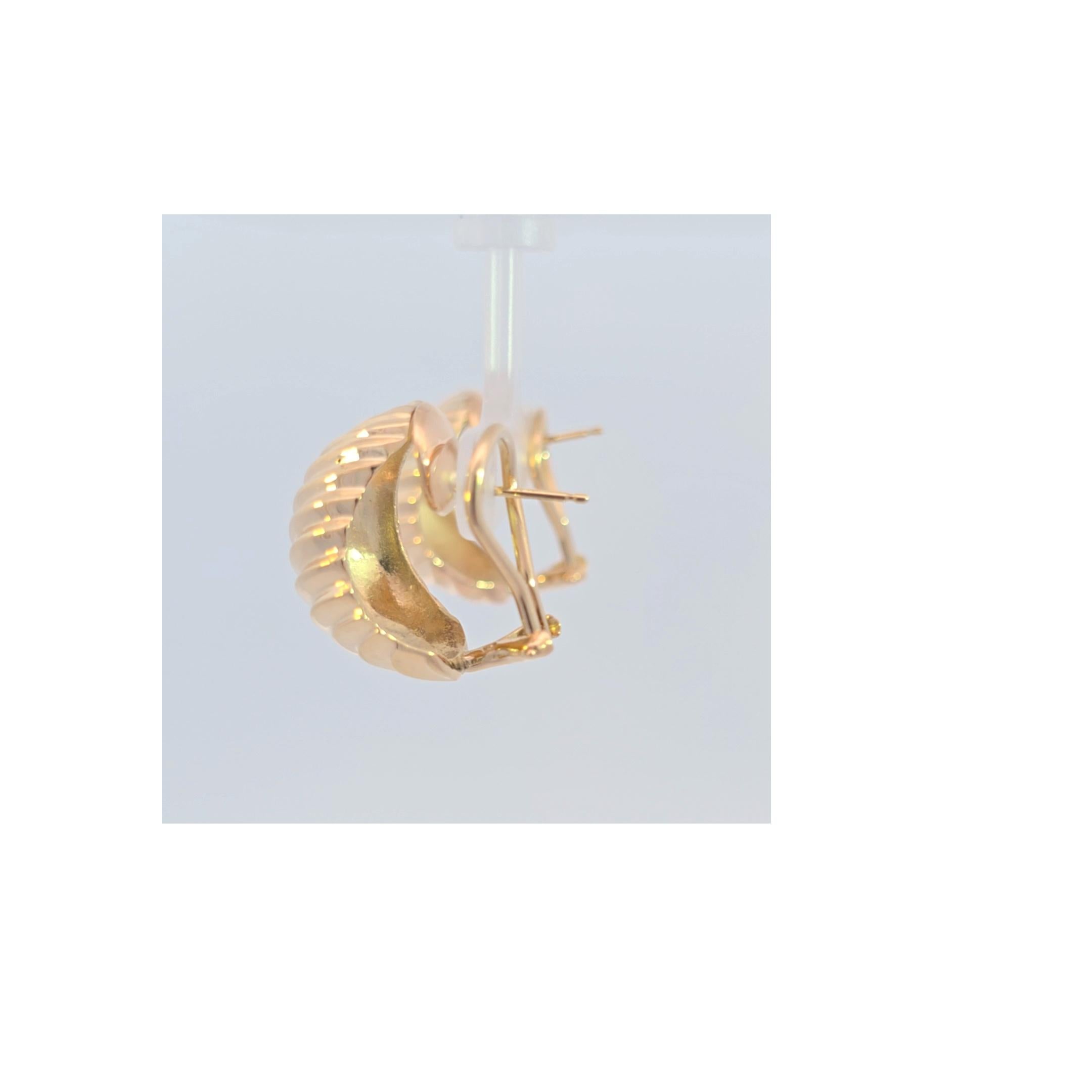 Boucles d'oreilles crevettes en or jaune en vente 1
