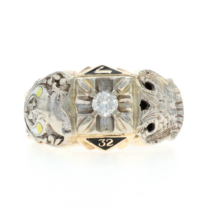 Taille : 12 3/4
Frais de taille : Up 1/2 taille pour 50 $ ou Down 1 1/2 taille pour 40 $.

Organisation : Shriners Scottish Rite Masonic

Contenu métallique : Or jaune 10k et or blanc 10k

Informations sur les pierres

Diamant naturel
Carat(s) :