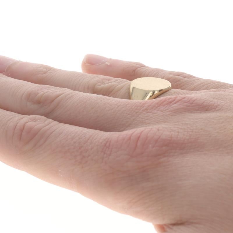 Yellow Gold Signet Men's Ring - 10k Engravable Brushed Oval For Sale 2