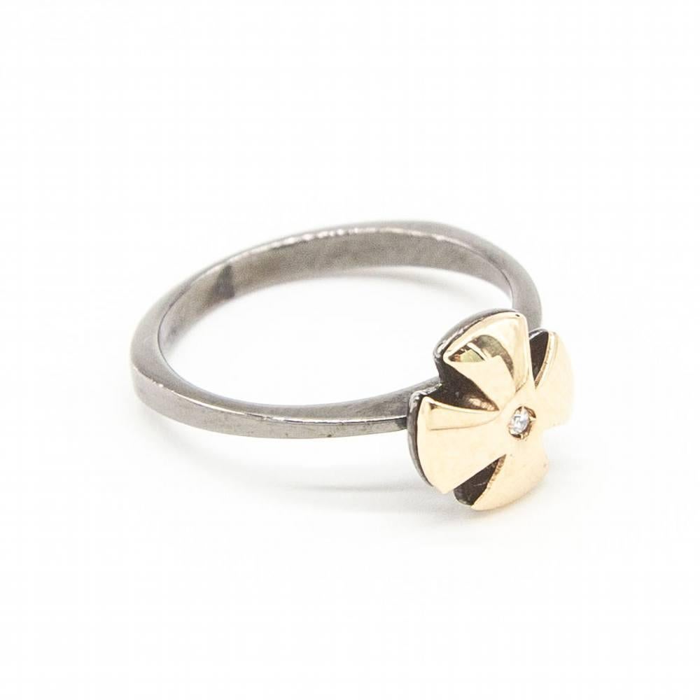 Women's Yellow Gold and Silver Ring  1x Brilliant Cut Diamonds  Size 13.5  18K Yellow Gold and Sterling Silver 925/-  2.34 grams  Ref:D363900SO