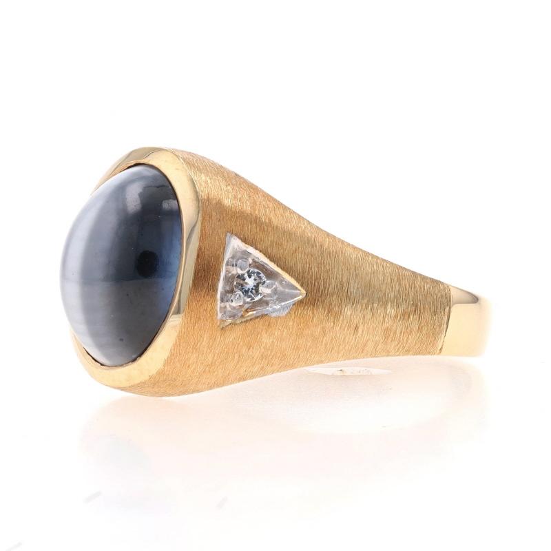 Yellow Gold Simulated Cat's Eye Lab-Created Spinel Men's Ring 10k Oval Cabochon In Excellent Condition In Greensboro, NC