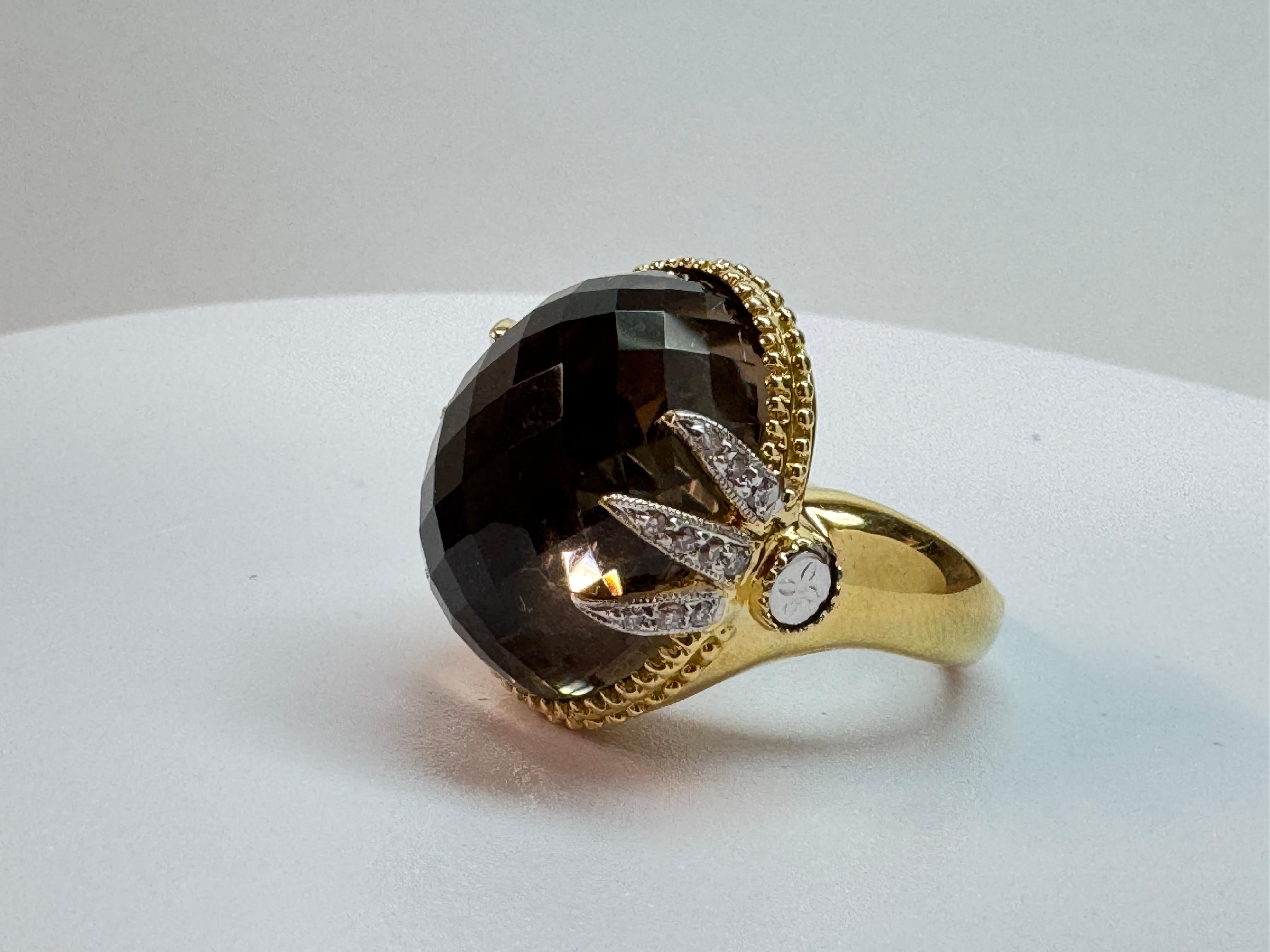 Bague cocktail en or jaune, quartz fumé et diamants en vente 3