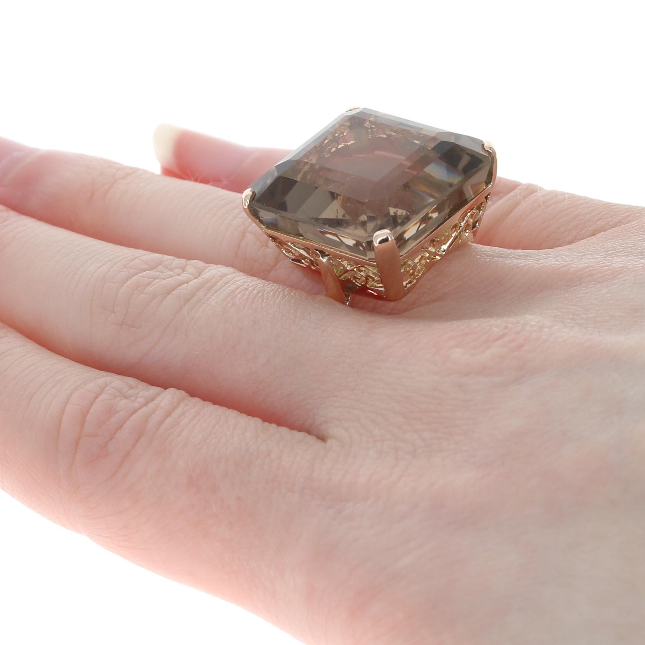 Yellow Gold Smoky Quartz Vintage Cocktail Solitaire Ring, 14 Karat 35.20 Carat In Excellent Condition In Greensboro, NC