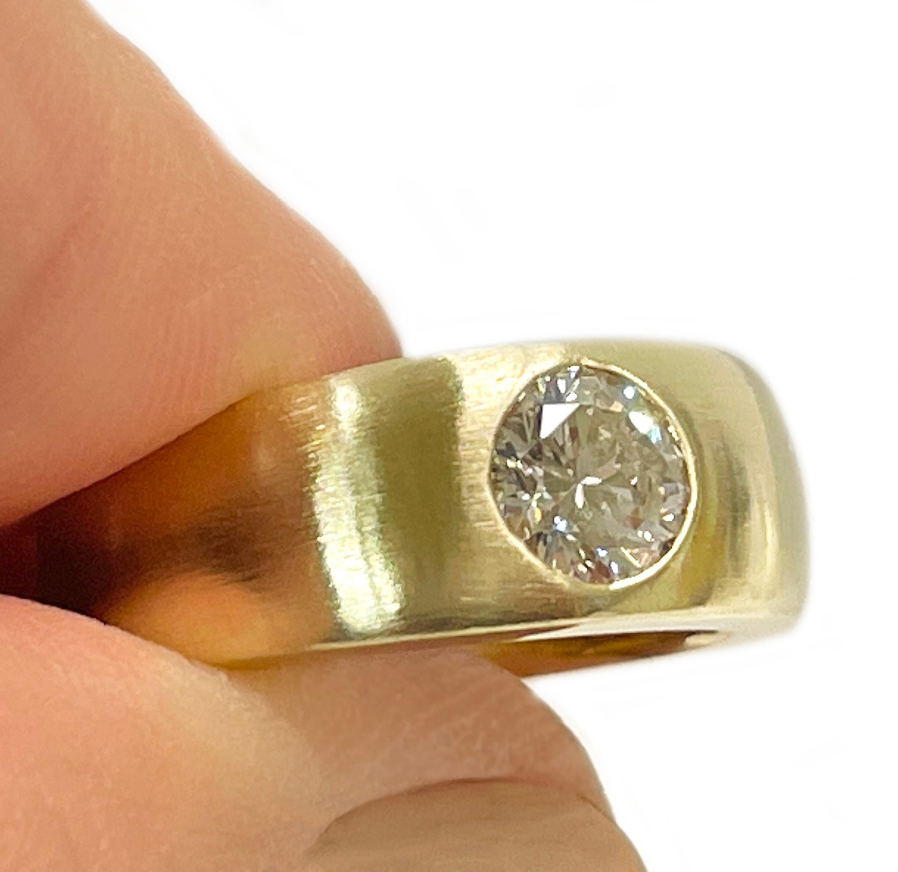 Yellow Gold Solitaire Diamond Ring In Good Condition For Sale In Palm Desert, CA