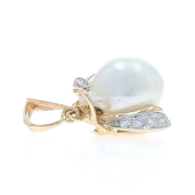 Perle Pendentif or jaune perle baroque des mers du sud diamant 14k .38ctw en vente