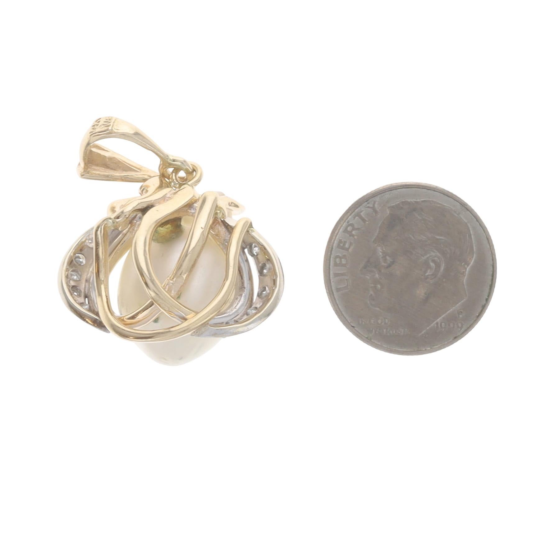 Pendentif or jaune perle baroque des mers du sud diamant 14k .38ctw Excellent état - En vente à Greensboro, NC