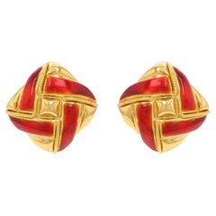 Orecchini a perno grandi con nodo quadrato in oro giallo - Corda con smalto rosso 18 ct.
