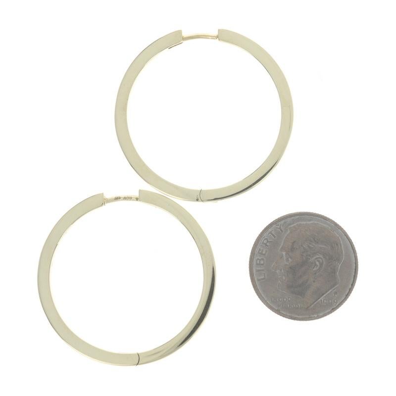 Boucles d'oreilles en or jaune 14k Minimalist Pierced Pour femmes en vente