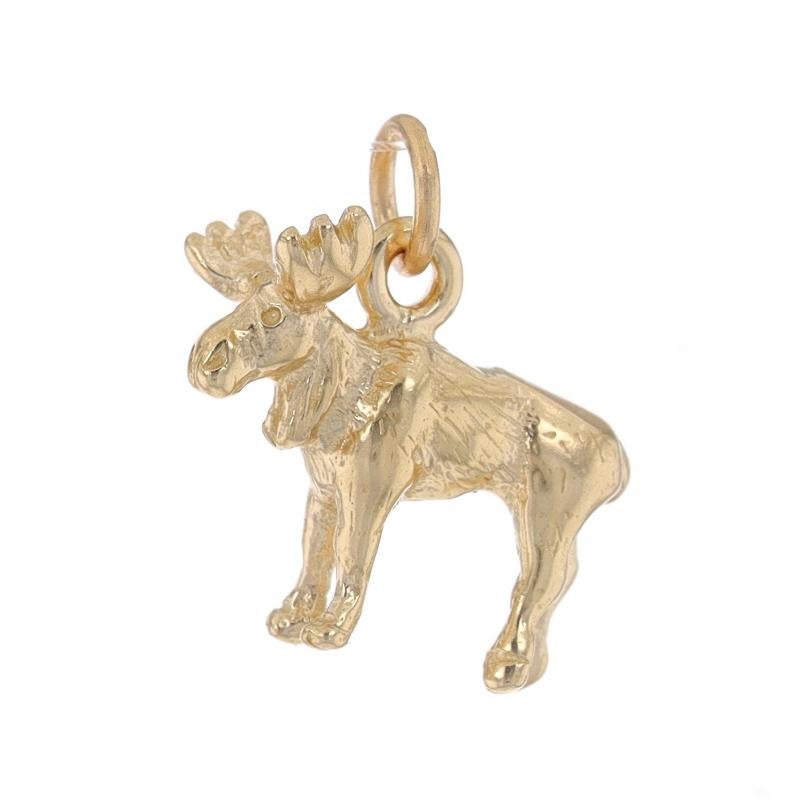 Metal Content: 14k Yellow Gold

Theme: Standing Moose, Wildlife
Features: Textured Detailing

Measurements

Tall (from stationary bail): 17/32