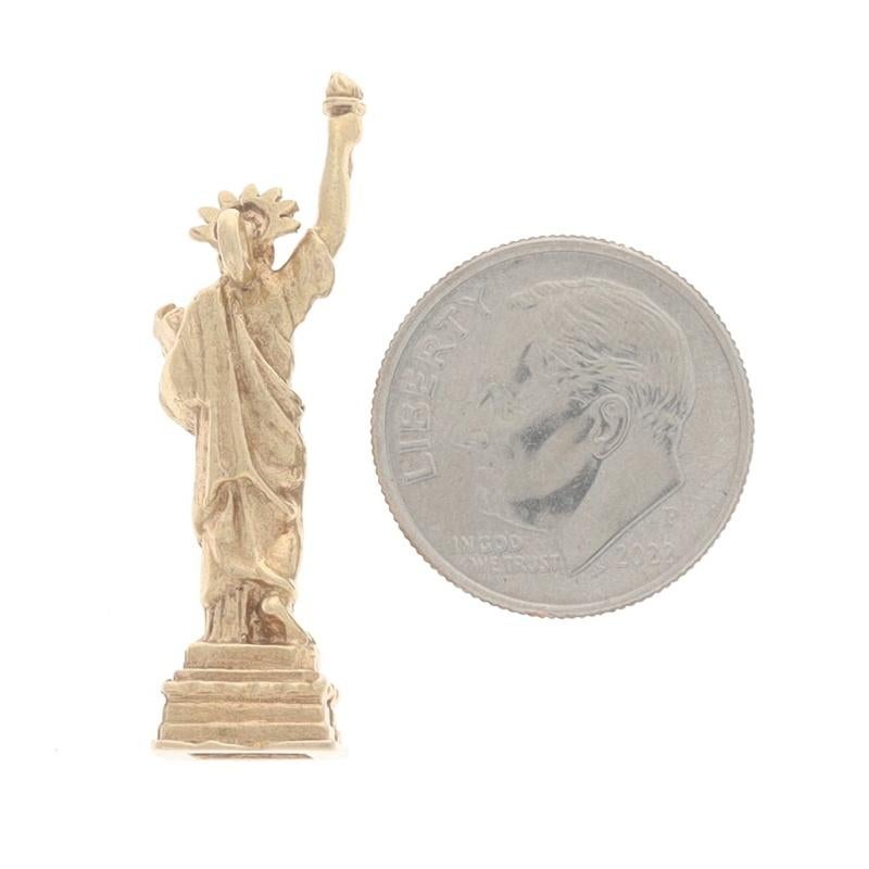 Women's Yellow Gold Statue of Liberty Stanhope Charm - 14k New York Travel USA Souvenir For Sale
