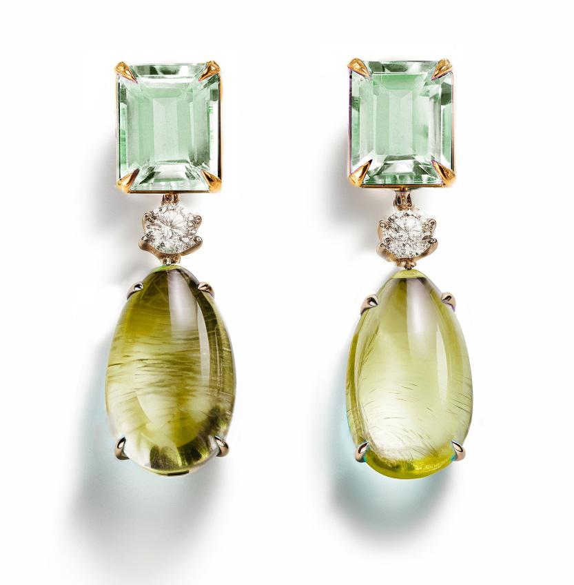 Yellow Gold Stud Drop Earrings with Sapphires and Cabochon Peridotes For Sale 9