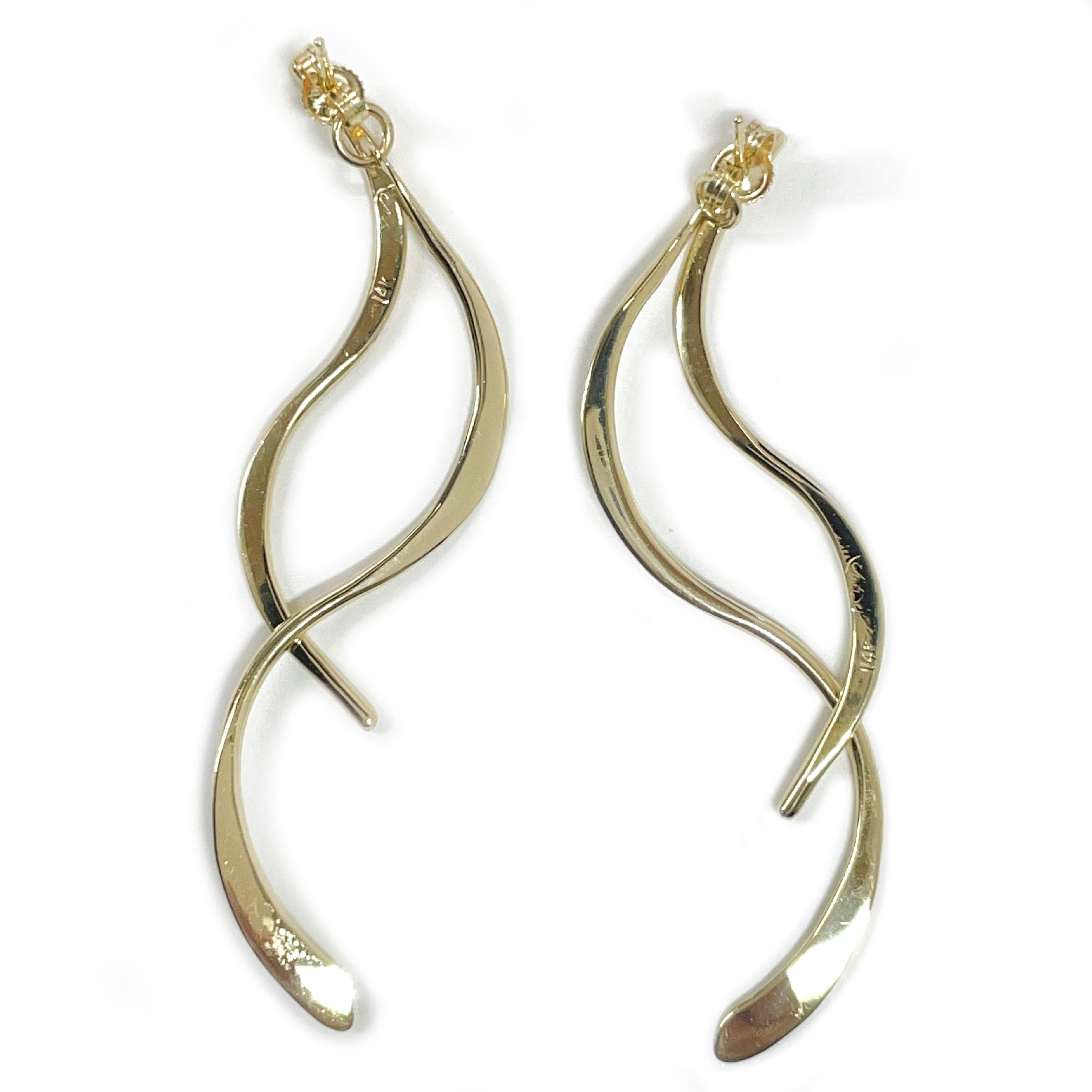 Yellow Gold Swirl Dangle Earrings In Good Condition For Sale In Palm Desert, CA