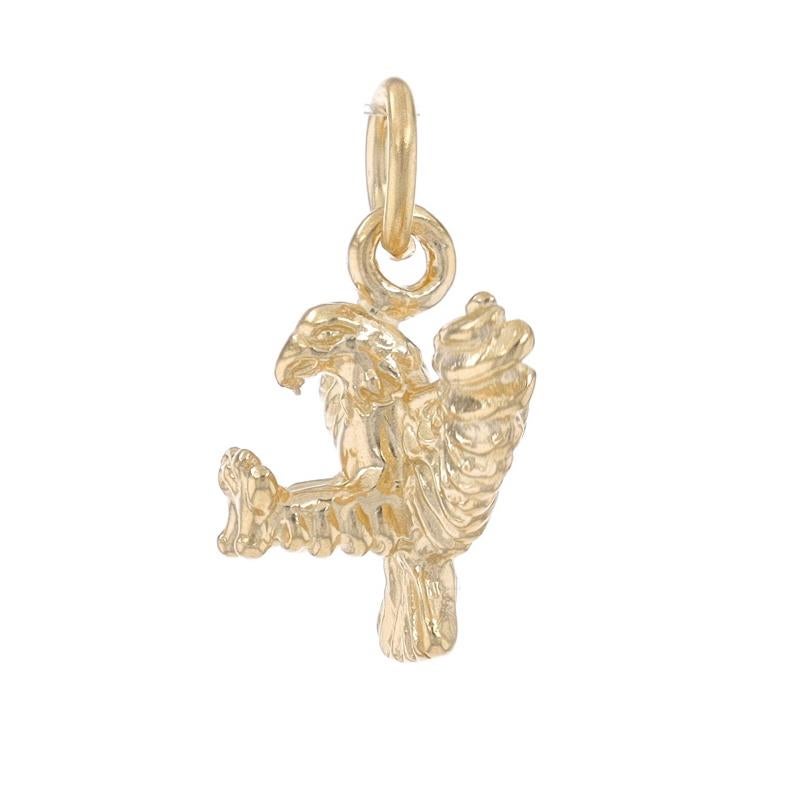 Yellow Gold Swooping Eagle Charm - 14k Majestic Bird of Prey In Excellent Condition For Sale In Greensboro, NC