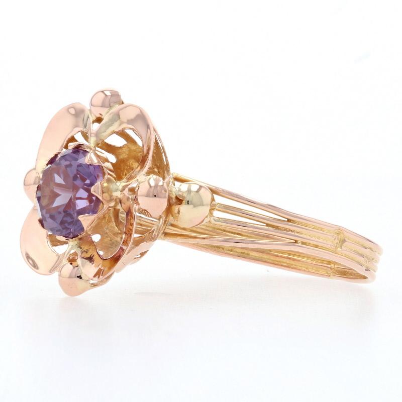 Yellow Gold Synthetic Color Change Sapphire Flower Ring, 18k Round Cut 1.40ct In Excellent Condition In Greensboro, NC