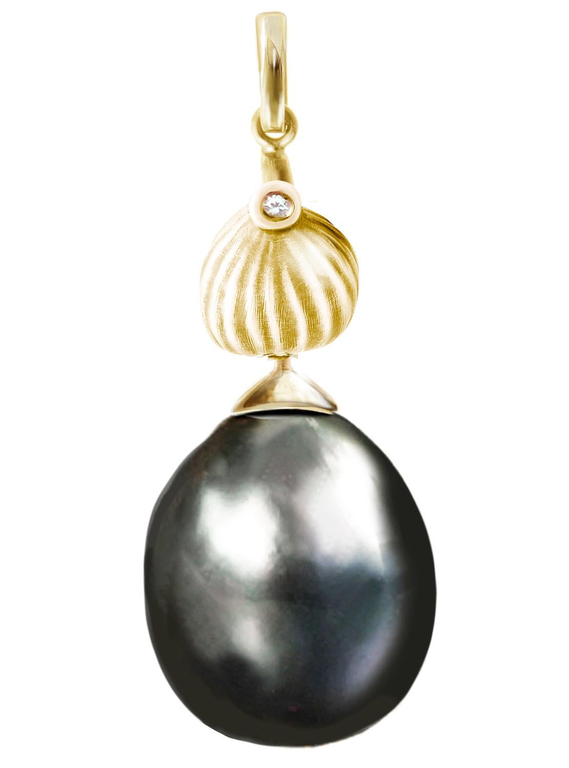 Pear Cut Yellow Gold Tahitian Black Pearls Contemporary Earrings with Diamonds For Sale