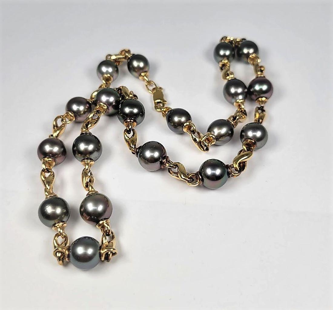 Yellow Gold Tahitian Pearl Necklace In Good Condition For Sale In Dallas, TX