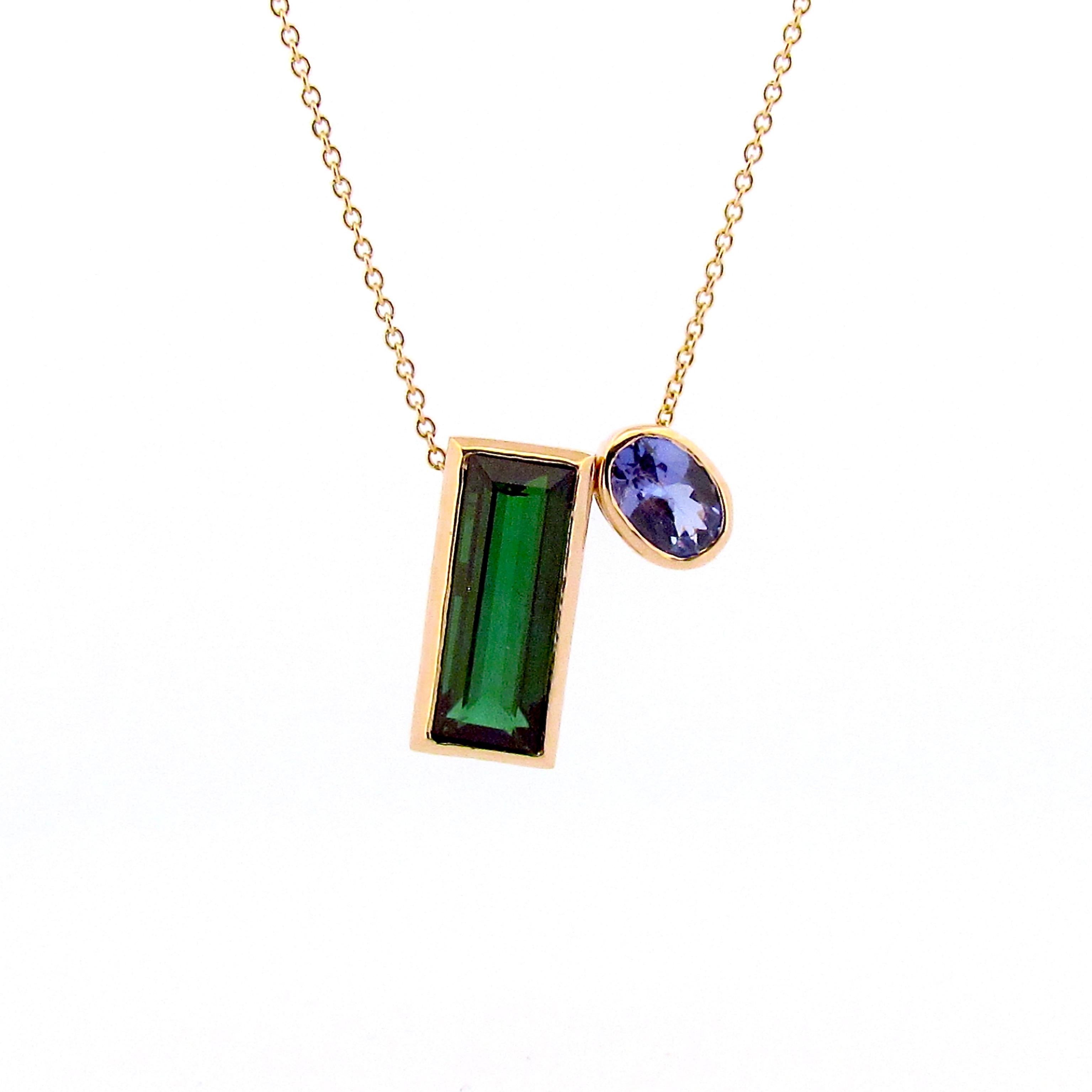 Contemporary Yellow Gold Tanzanite Bezel Set Necklace   For Sale