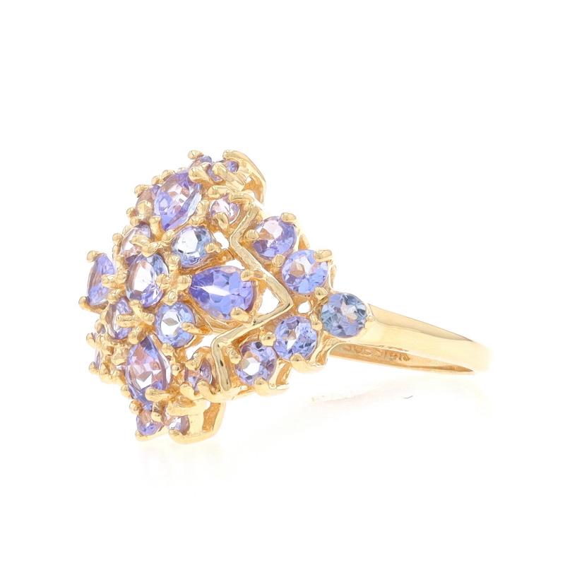 Bague cocktail grappe de tanzanites en or jaune 14 carats, poire et ronde, 1,60 ctw Excellent état - En vente à Greensboro, NC